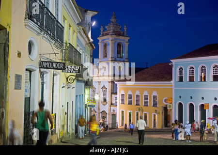 La nuit dans la Cidade Alta de la ville coloniale de Salvador de Bahia, dans le nord-est de la région de Bahia au Brésil Banque D'Images