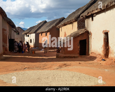 Un joli village Betsileo près d'Ambalavao, Madagascar Banque D'Images