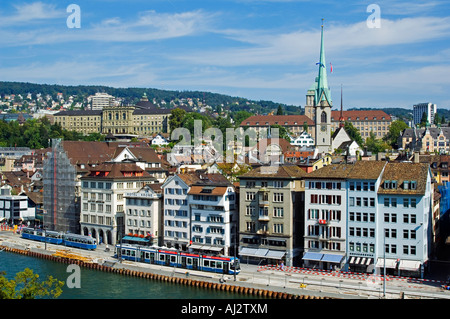 Et anciennes maisons de ville sur la Limmat, Zurich, Suisse Banque D'Images