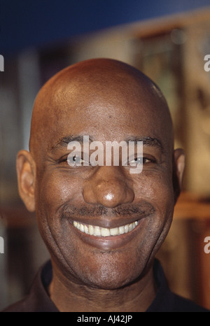 ERROL BROWN (1943/4-2015) le chanteur et compositeur américain du groupe américain du chocolat chaud sur 1980 Banque D'Images