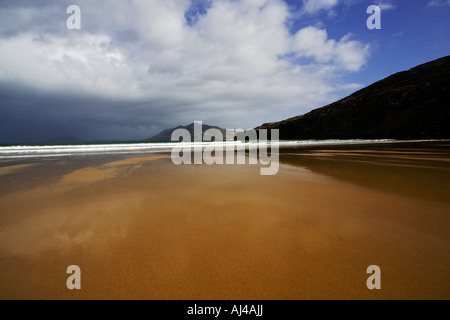 Vue panoramique sur la paisible plage déserte près de portsalon donnant sur Ballymastocker Bay County donegal, Irlande Banque D'Images