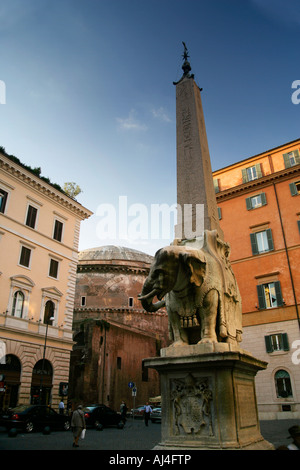 Sculpture d'éléphant du Bernin et obélisque, Rome, Italie Banque D'Images