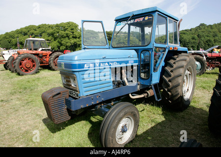 Leyland 2100 tracteur tracteur vintage classique lors du rassemblement en gourgois château open day le comté d'Antrim en Irlande du Nord Banque D'Images