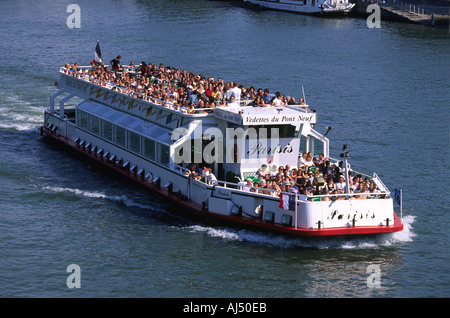 Vedettes du Pont Neuf bateau de plaisance, Seine, Paris, France Banque D'Images