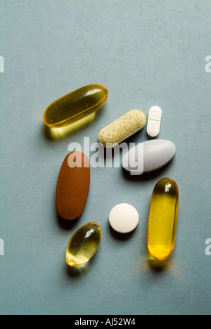 Capsules de pilules de vitamines, suppléments et médicaments Banque D'Images