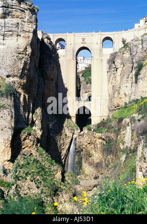 Ville historique de Ronda Espagne Gorges et pont Puente Nuevo 18e siècle Banque D'Images