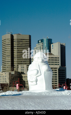 Scylpture la neige et toits de Winnipeg en hiver Banque D'Images