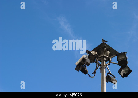 Caméras de télévision en circuit fermé et les projecteurs Banque D'Images