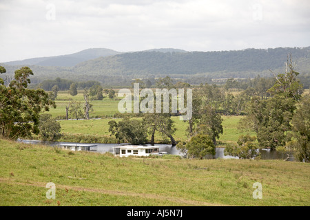 Bateaux sur la rivière Myall dans de beaux paysage agricole agricole pittoresque près de Buladelah Nouvelle Galles du sud , Australie Banque D'Images