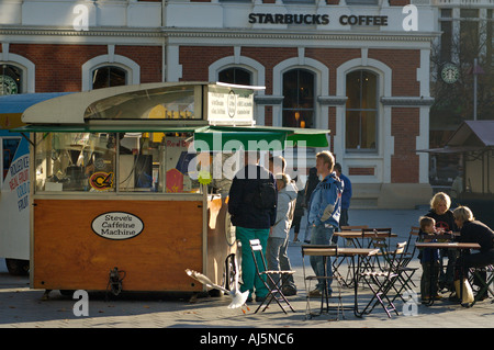 Christchurch Nouvelle-zélande blocage du café Starbucks dans le dos Banque D'Images
