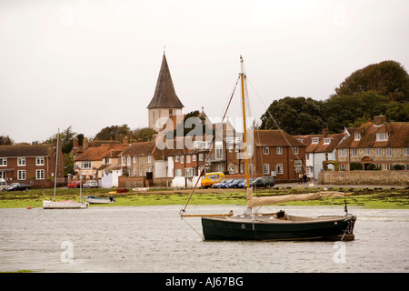 West Sussex Chichester harbour Bosham bateaux amarrés à marée basse Banque D'Images