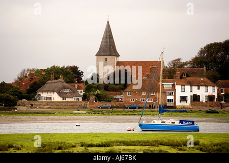 West Sussex Chichester harbour Bosham bateaux amarrés à marée basse Banque D'Images