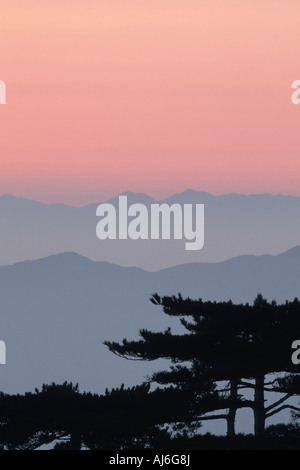 Lever du soleil au début de croire, pointe la Chine, Anhui, Huan Shan, Huangshan Banque D'Images