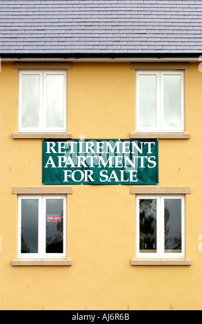 Appartements à vendre la retraite sur un nouveau développement dans le marché rural ville de Brecon Powys Pays de Galles UK GO Banque D'Images