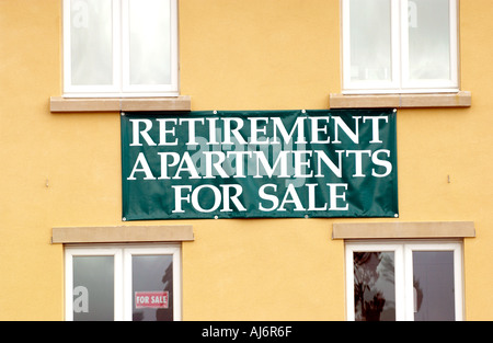 Appartements à vendre la retraite sur un nouveau développement dans le marché rural ville de Brecon Powys Pays de Galles UK GO Banque D'Images