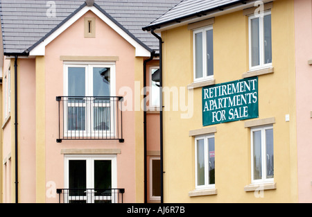 Appartements à vendre la retraite sur un nouveau développement dans le marché rural ville de Brecon Powys Pays de Galles UK GO Banque D'Images