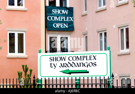 Appartements à vendre la retraite sur un nouveau développement dans le marché rural ville de Brecon Powys Pays de Galles UK GO Banque D'Images