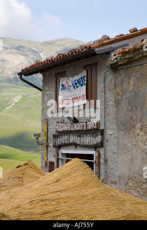 Castellucio, dans le parc national Monti Sibillini Italie -Piano Grande Norcia Ombrie ou Castelluccio di Norcia (Pian Grande) Banque D'Images