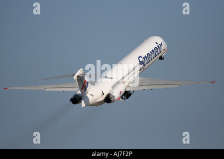 McDonnell Douglas MD-83 de Spanair d'échappement arrière sur le départ Banque D'Images