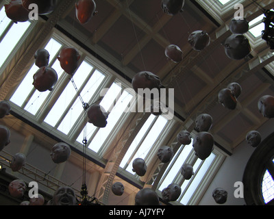 La pièce têtes flottantes Glasgow Kelvingrove Art Gallery Banque D'Images