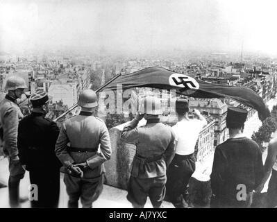 L'occupation allemande de la Seconde Guerre mondiale, Paris, juin 1940. Artiste : Anon Banque D'Images