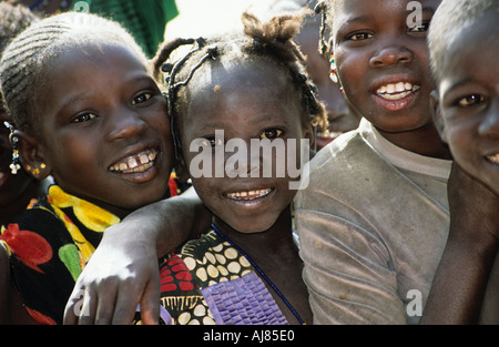 Les jeunes filles Bozo, Mali Banque D'Images