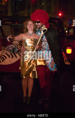 Fêtards costumés à Greenwich Village Halloween parade annuelle New York NY Banque D'Images