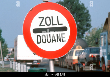 La frontière hongroise autrichien, contrôle douanier, détail, street sign post Banque D'Images