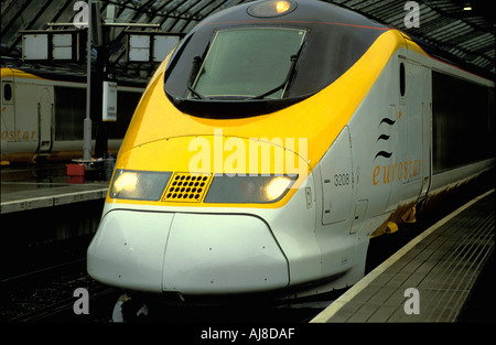 Train Eurostar à Waterloo Banque D'Images