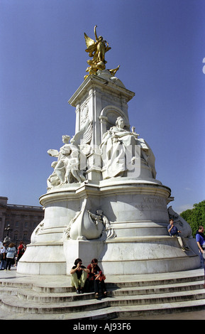 Monument à la reine Victoria en face de Buckingham Palace Banque D'Images