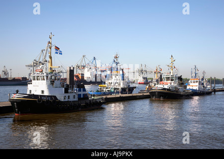 Bateaux sur la rivière de l'Elbe, Hambourg, Allemagne Banque D'Images