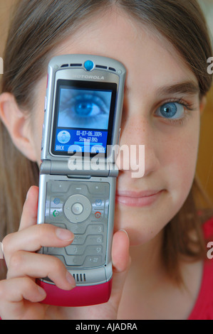 Young Girl with mobile phone Banque D'Images