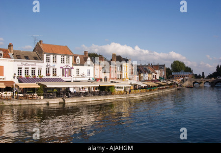 Restaurants sur les rives du fleuve de la somme dans le quartier St Leu à Amiens en Picardie Banque D'Images