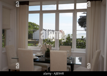 Showhome table à manger dans la restauration de maison principale dans Westcliffe Park development Ramsgate Kent Banque D'Images