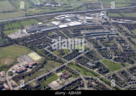 Vue aérienne au sud-est de la jonction 5 Autoroute M11 et Chigwell Lane A1168 Debden Industrial Estate La forêt d'Epping London IG7 Fra Banque D'Images