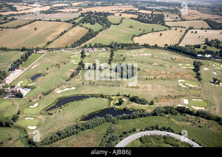 Vue aérienne à l'est de la forêt d'Epping Golf Country Club Chigwell London IG7 IG10 England UK oblique de haut niveau Banque D'Images