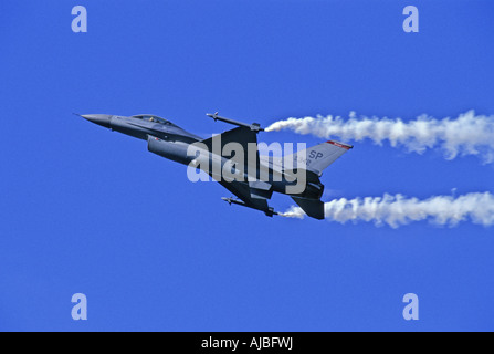 Le General Dynamics F-16 Fighting Falcon Banque D'Images