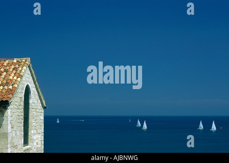 Petite maison en pierre et vue sur mer Banque D'Images