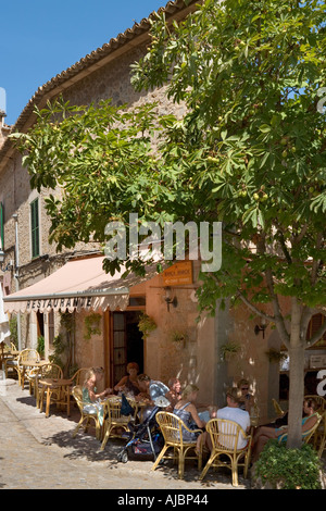 Cafe de l'ancien centre ville, Valldemossa, côte ouest, Mallorca, Espagne Banque D'Images