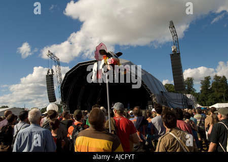 Les foules au Womad nouveau site dans le Wiltshire en 2007 l'alternative world music festival se passe chaque été en UK Banque D'Images