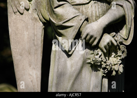 Le Cimetière de Highgate Londres Détail de l'ange de proue Banque D'Images