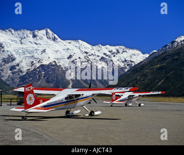 Mt Cook Airline Cessna206 avion sur ski dans l'aéroport de Mount Cook Nouvelle Zélande Banque D'Images