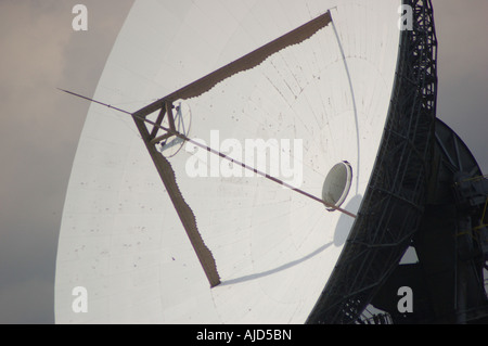 Antenne satellite à la terre, à Goonhilly, Cornwall Banque D'Images