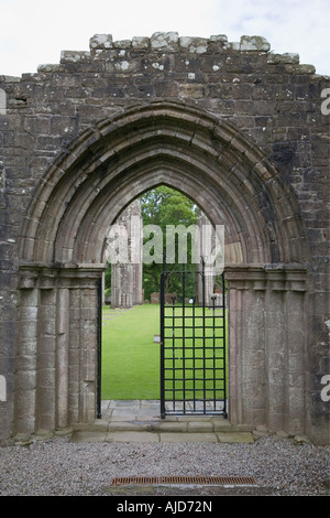 Arche gothique à l'entrée de l'abbaye de Dundrennan Dumfries et Galloway Ecosse Banque D'Images