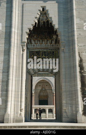 Entrée de la mosquée Suleymanie, Istanbul, Turquie Banque D'Images