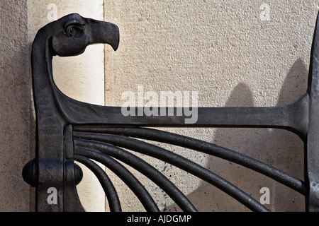 Porte ouvragée aux étapes de la tour Bell connu comme Doimus St et St Maria s du palais de Dioclétien, Cathédrale de Split, Croatie. Banque D'Images