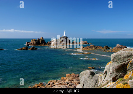 UK Channel Islands Jersey La Corbiere et Point Lighthouse Banque D'Images