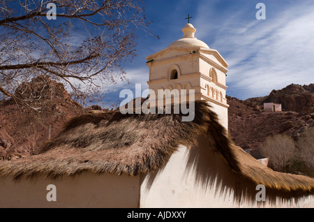 Ancienne église de la ville de Susques près de la montagne andine, Province de Jujuy, Argentine Banque D'Images