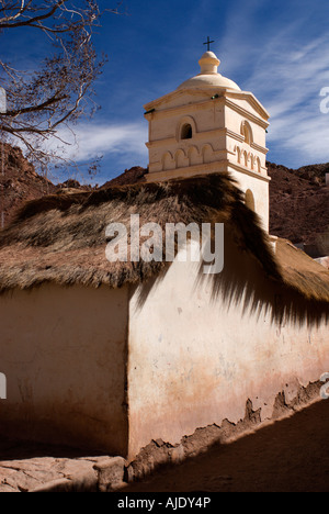 Ancienne église de la ville de Susques près de la montagne andine, Province de Jujuy, Argentine Banque D'Images