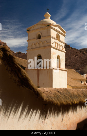 Ancienne église de la ville de Susques près de la montagne andine, Province de Jujuy, Argentine Banque D'Images